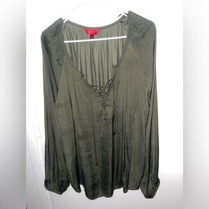 Green blouse XL / JLo / great condition / silky material